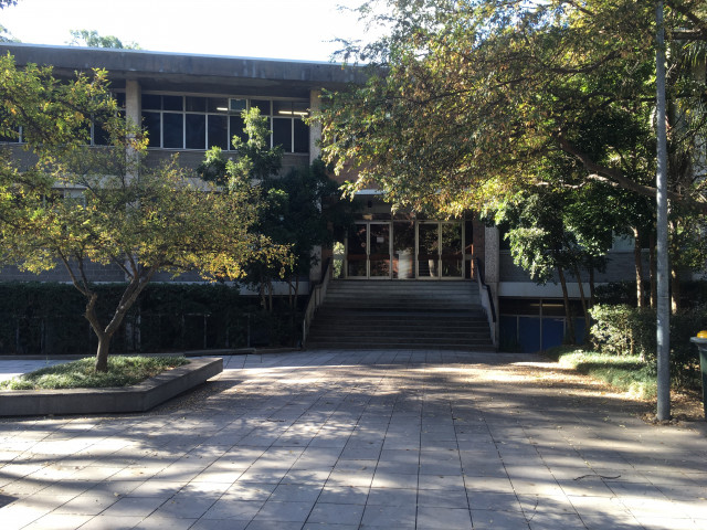 Middle entrance.