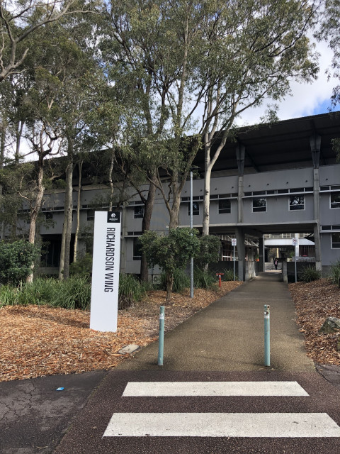 Walk way from P7 carpark (Ring Rd)